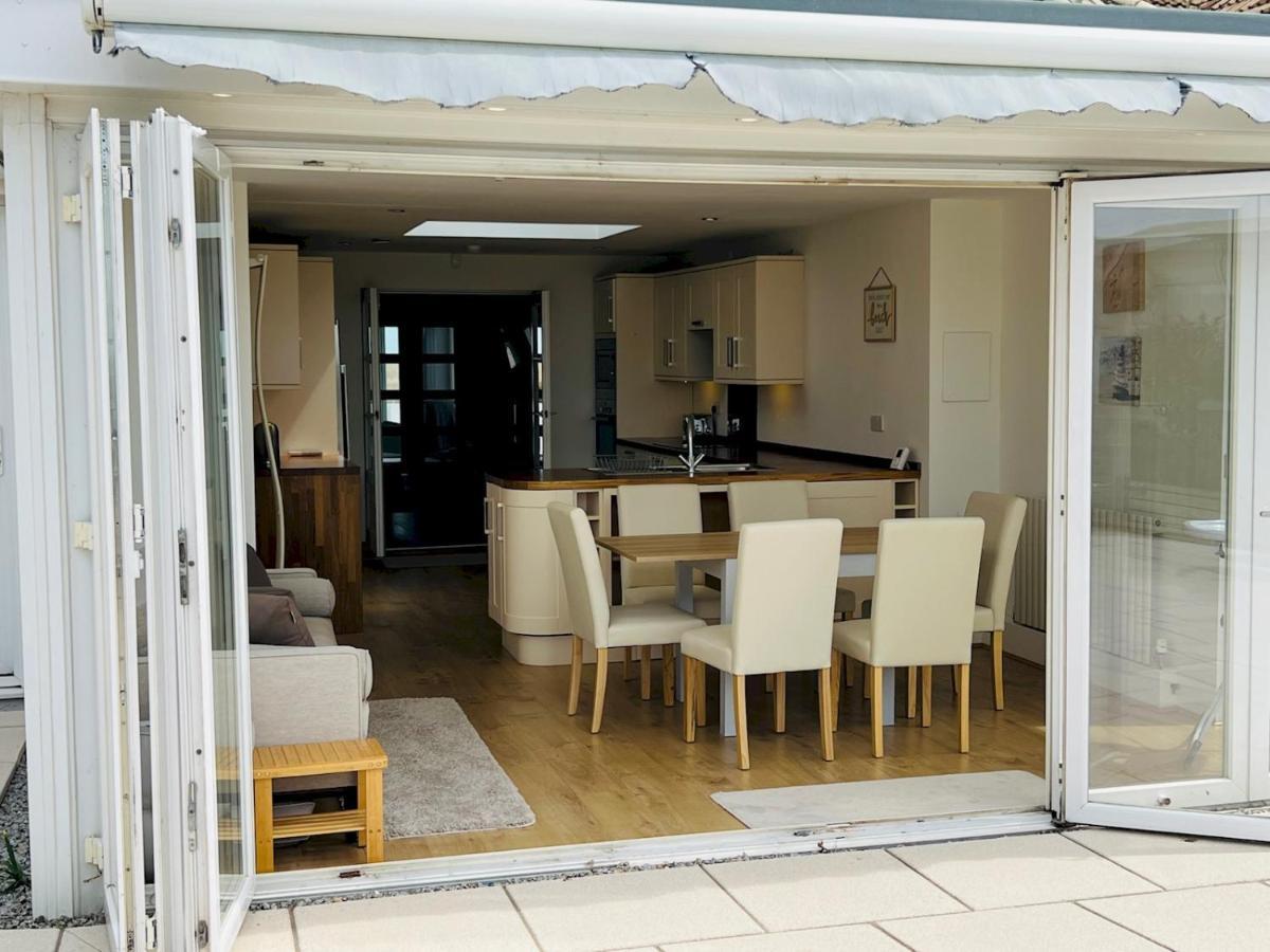 Pass The Keys Fabulous Beach Front Holiday Location Lydd Buitenkant foto