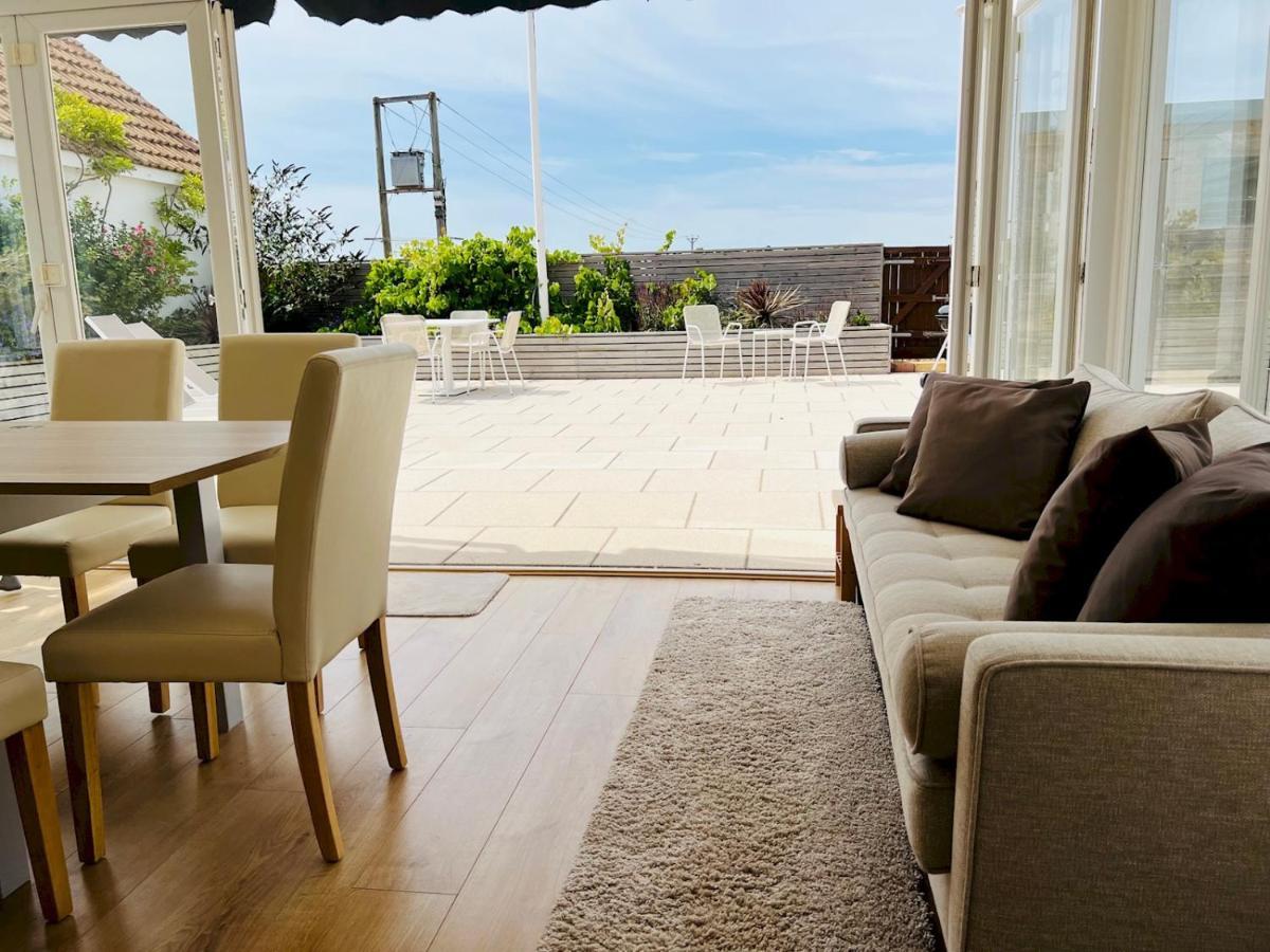 Pass The Keys Fabulous Beach Front Holiday Location Lydd Buitenkant foto