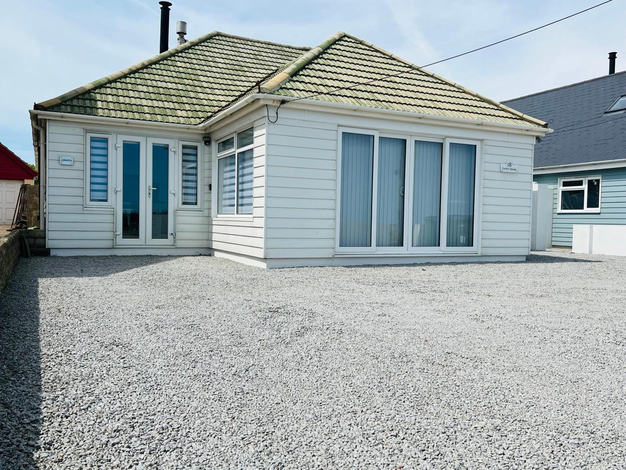 Pass The Keys Fabulous Beach Front Holiday Location Lydd Buitenkant foto